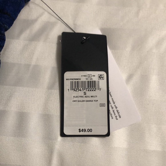 Guess off the shoulder crop top for sale! 💙🖤💙🖤 - Picture 7 of 11